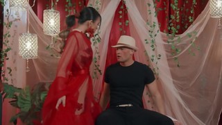 Glamorous Chinese seductress amazes the stud with hot penetrating