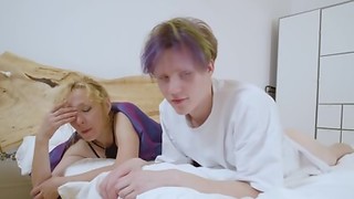 Busty GILF wants to get pummeled by a good-sized young beefstick